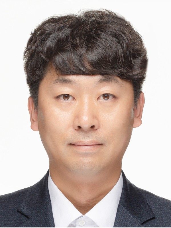 서경섭 증명사진